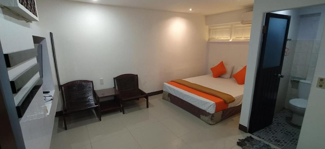 Grand Hotel Pemangkat Bagian luar foto