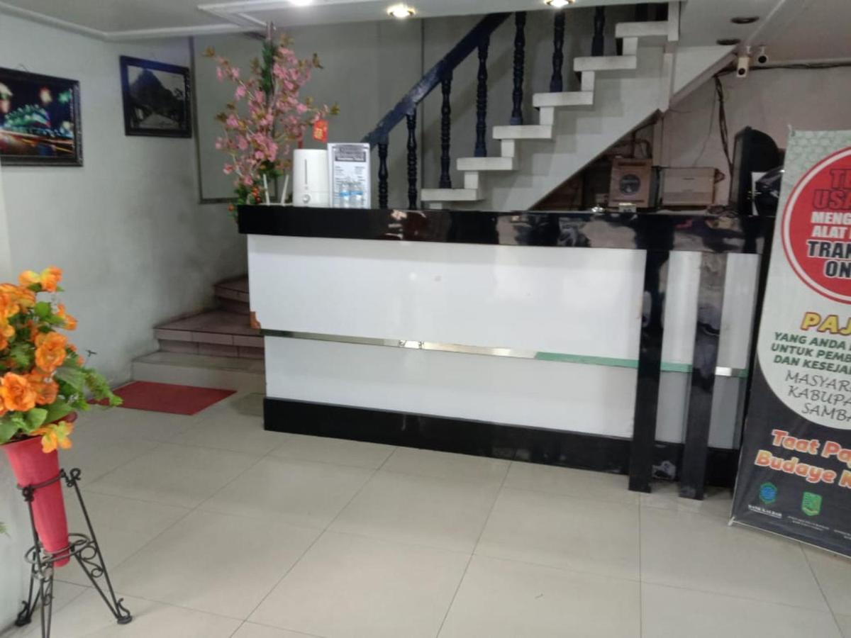 Grand Hotel Pemangkat Bagian luar foto